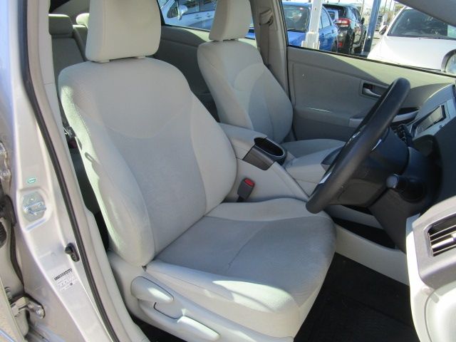 Toyota PRIUS 2016-01 185603-14