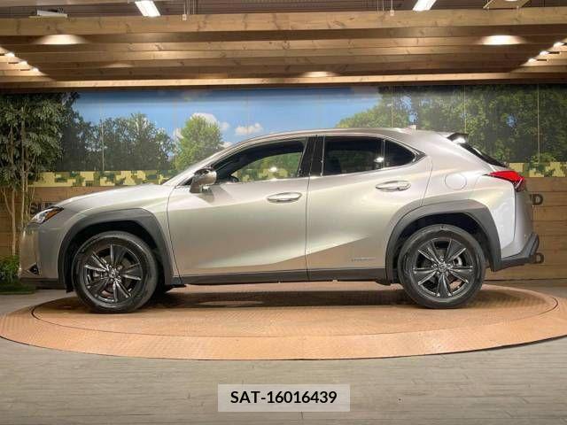 Lexus UX 2021-06 275916-18