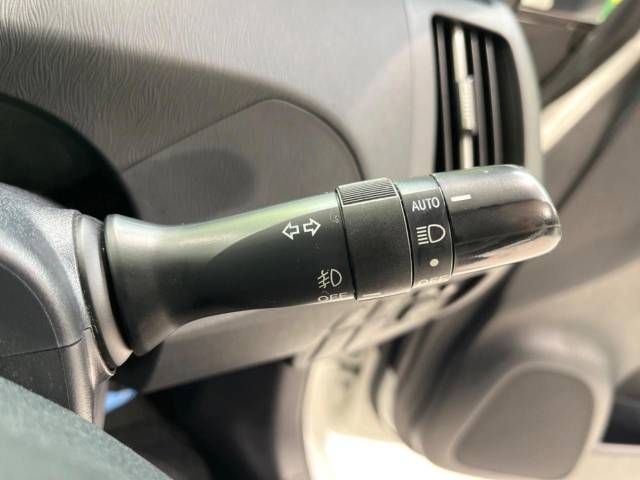 Toyota PRIUS 2012-02 18330-7