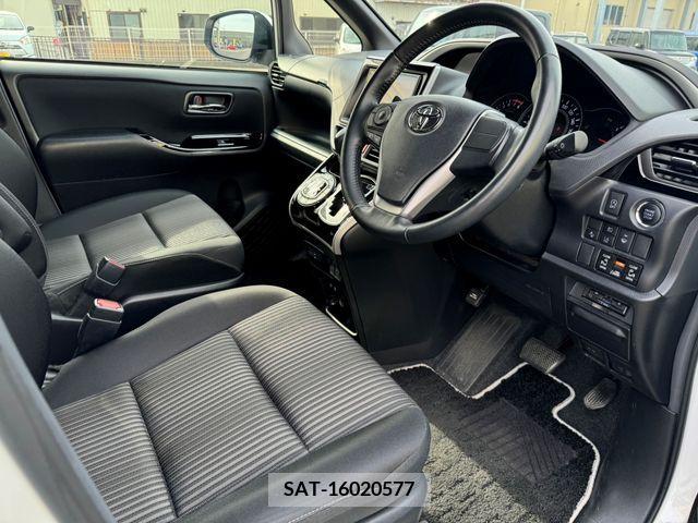 Toyota VOXY 2019-09 232806-17