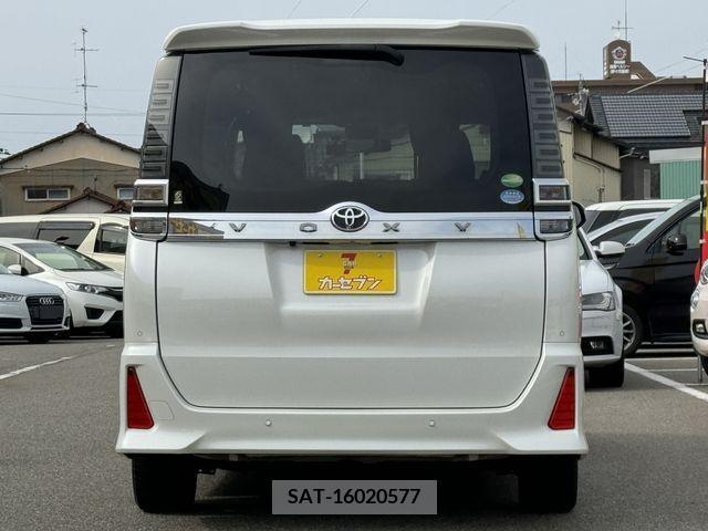 Toyota VOXY 2019-09 232806-6