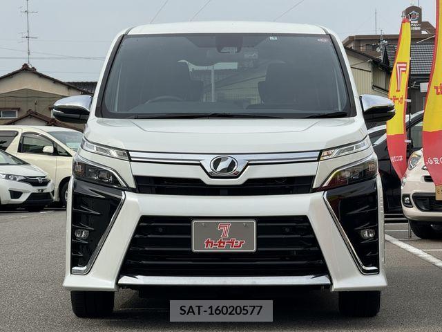 Toyota VOXY 2019-09 232806-2