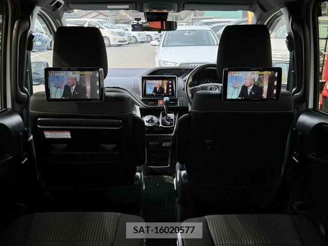 Toyota VOXY 2019-09 232806-9