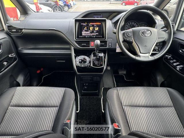 Toyota VOXY 2019-09 232806-1