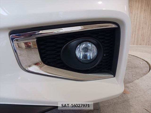 Nissan ELGRAND 2016-06 219257-11