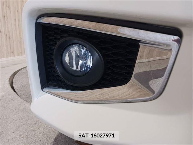 Nissan ELGRAND 2016-06 219257-10