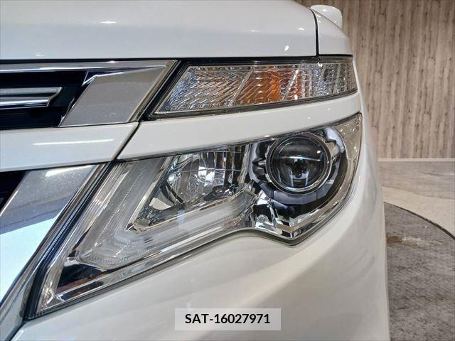 Nissan ELGRAND 2016-06 219257-9