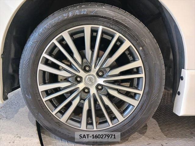 Nissan ELGRAND 2016-06 219257-17