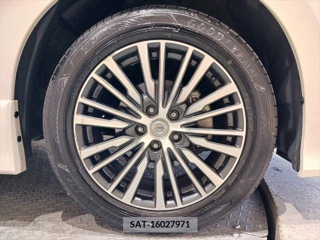Nissan ELGRAND 2016-06 219257-14