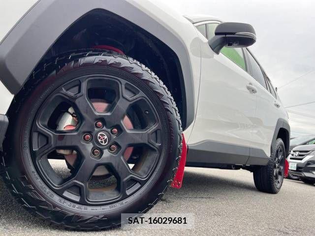 Toyota RAV4 2023-02 379684-13