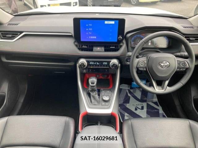 Toyota RAV4 2023-02 379684-1