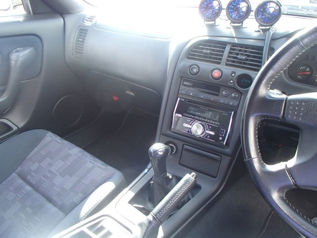 Nissan SKYLINE COUPE 1996-02 192315-12