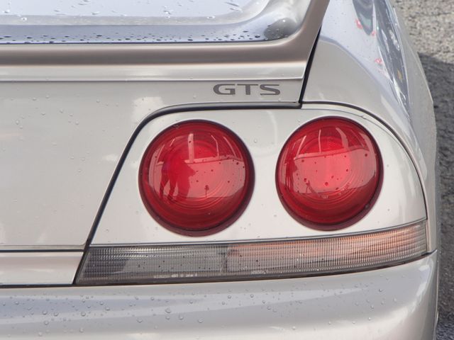 Nissan SKYLINE COUPE 1996-02 192315-7