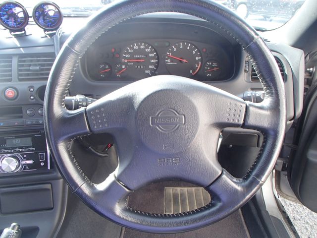 Nissan SKYLINE COUPE 1996-02 192315-11