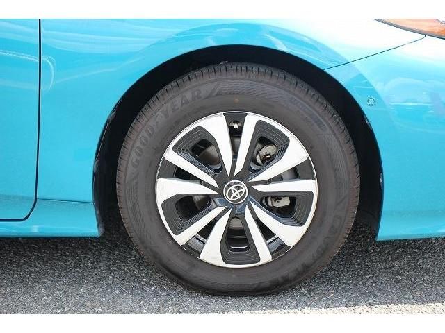 Toyota PRIUS PHV 2017-03 22390-13