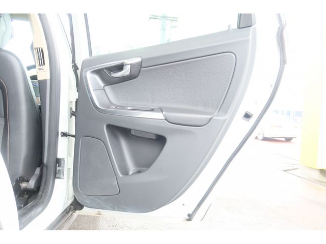 Volvo XC60 2013-10 195916-25