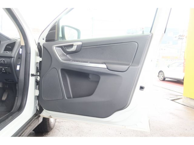 Volvo XC60 2013-10 195916-19