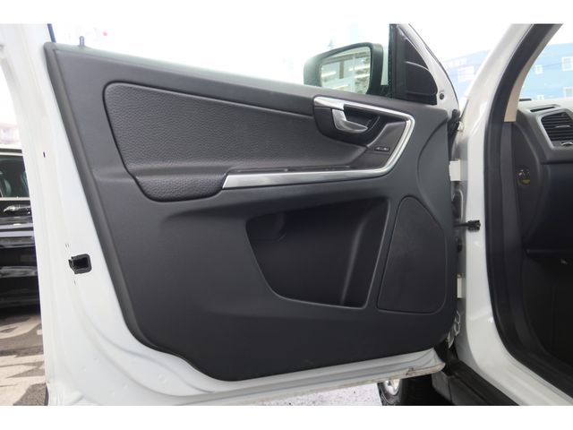 Volvo XC60 2013-10 195916-21