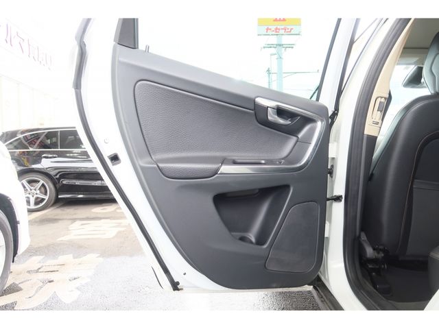 Volvo XC60 2013-10 195916-23