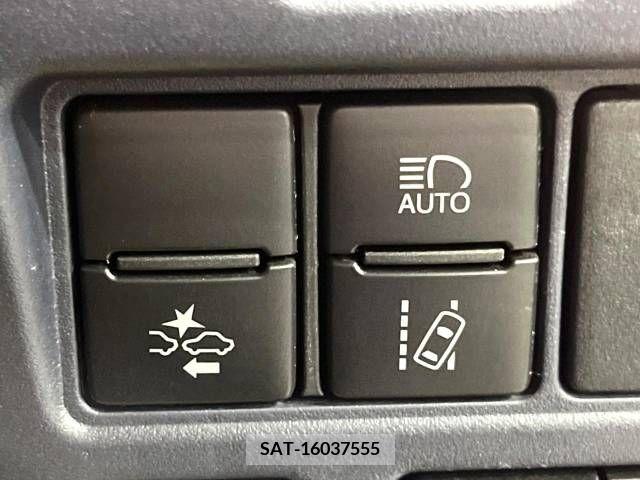 Toyota VOXY 2016-07 289062-6