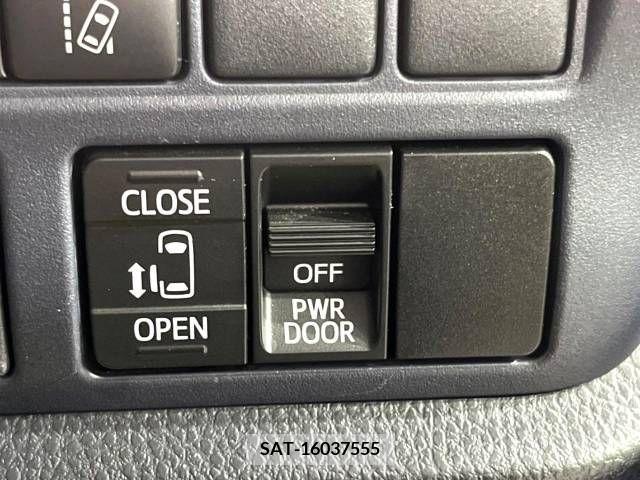 Toyota VOXY 2016-07 289062-5