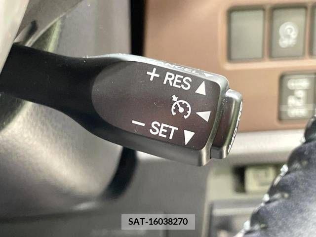 Toyota ESQUIRE 2015-06 336549-6
