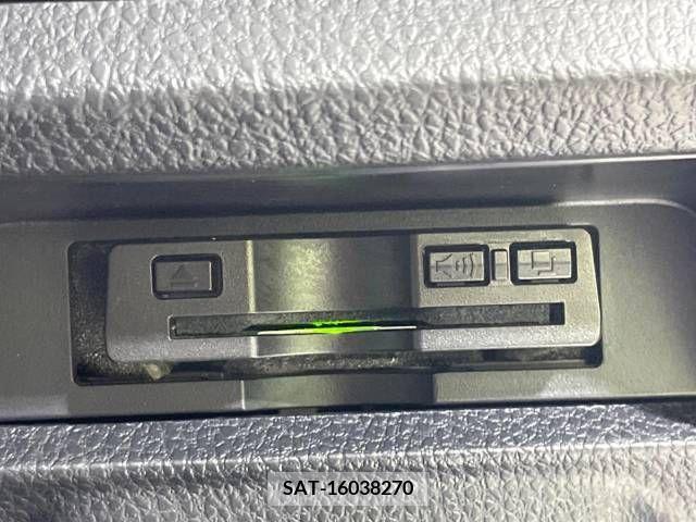 Toyota ESQUIRE 2015-06 336549-5
