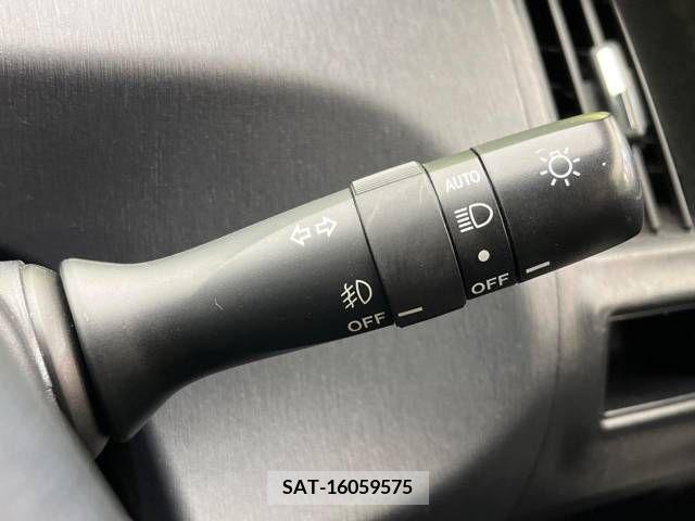 Toyota PRIUS ALPHA 2015-05 283468-7