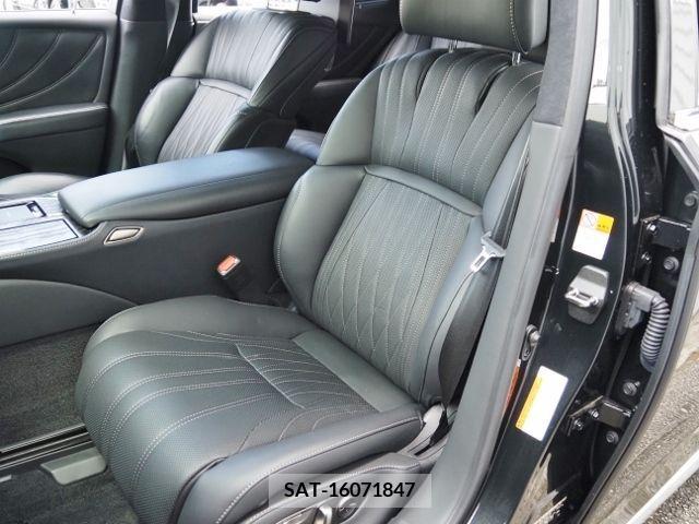 Lexus LS 2021-07 391885-11