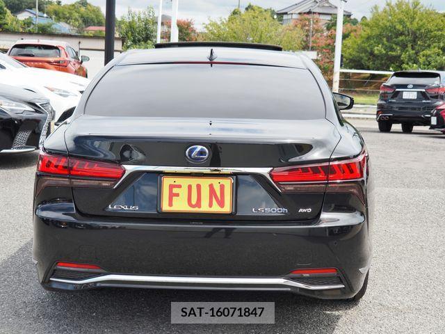 Lexus LS 2021-07 391885-6
