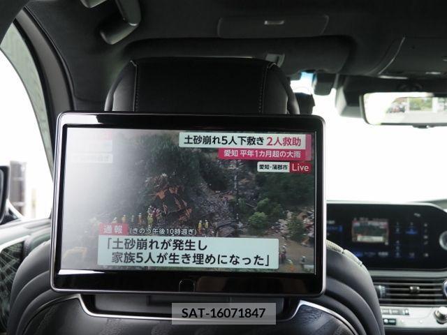 Lexus LS 2021-07 391885-16
