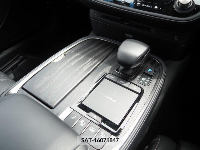 Lexus LS 2021-07 391885-28