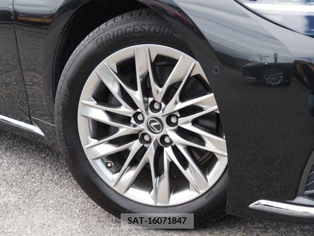 Lexus LS 2021-07 391885-7