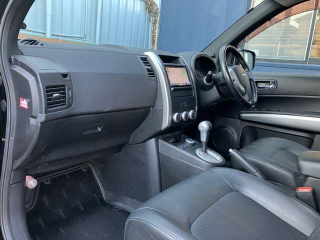 Nissan X-TRAIL 2010-10 196801-19