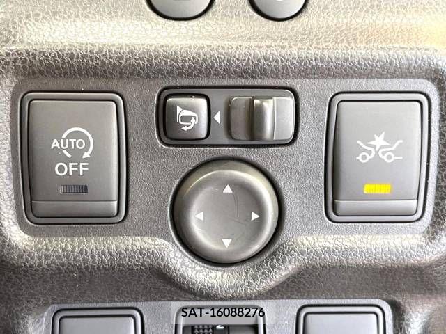 Nissan NOTE 2014-03 365455-3