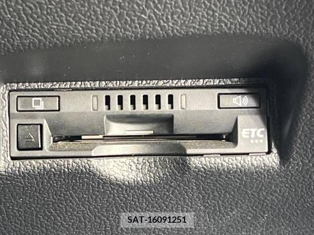Toyota PRIUS 2020-08 378035-5