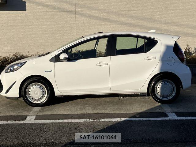 Toyota AQUA 2018-12 206854-19