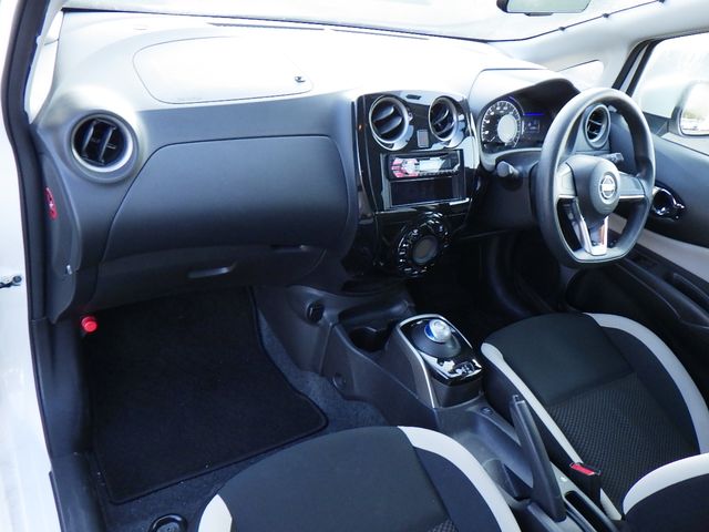 Nissan NOTE 2018-10 13626-8