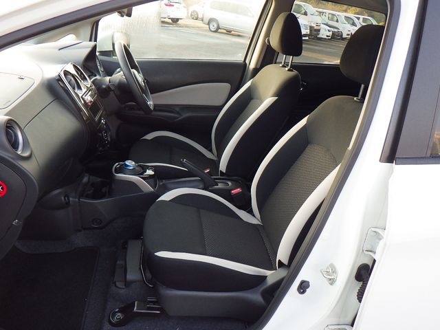 Nissan NOTE 2018-10 13626-9