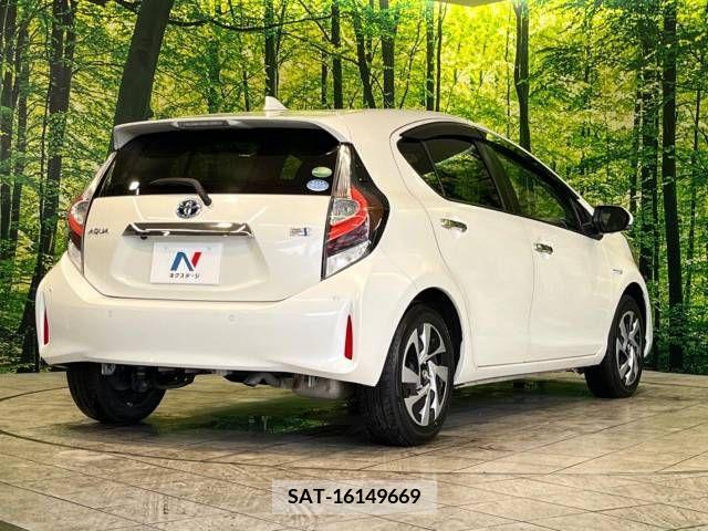 Toyota AQUA 2019-09 219044-17