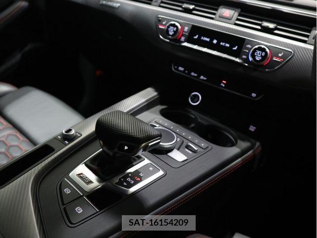 Audi RS4 2019-05 389467-11