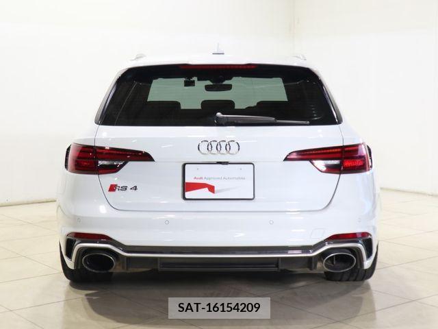 Audi RS4 2019-05 389467-2