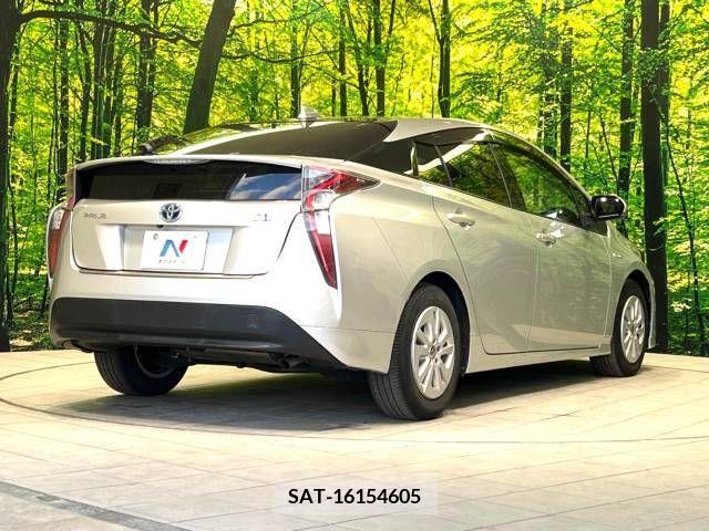 Toyota PRIUS 2016-04 212874-18