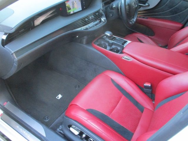 Lexus LS 2018-02 7736-14