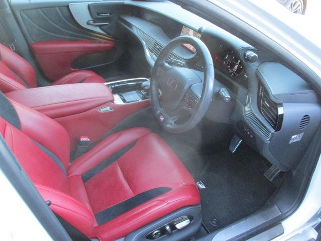 Lexus LS 2018-02 7736-1