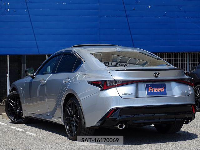 Lexus IS 2021-09 354350-1