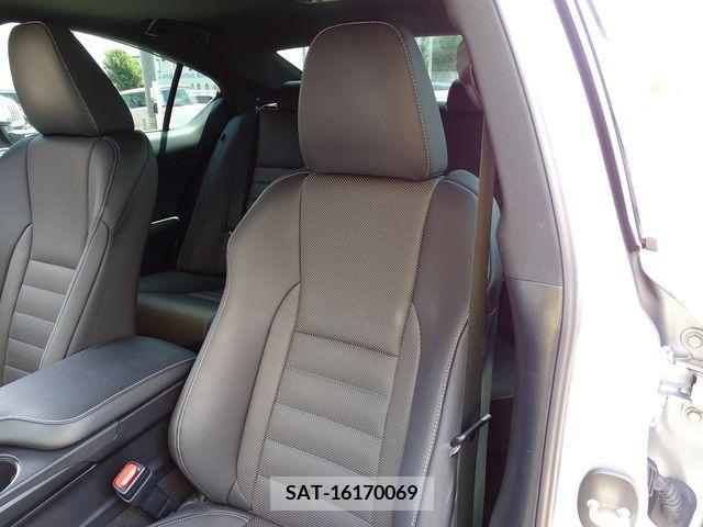 Lexus IS 2021-09 354350-15
