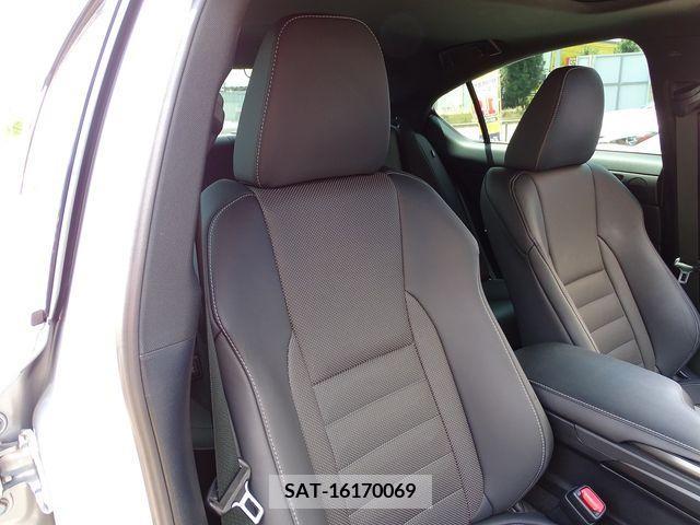 Lexus IS 2021-09 354350-14
