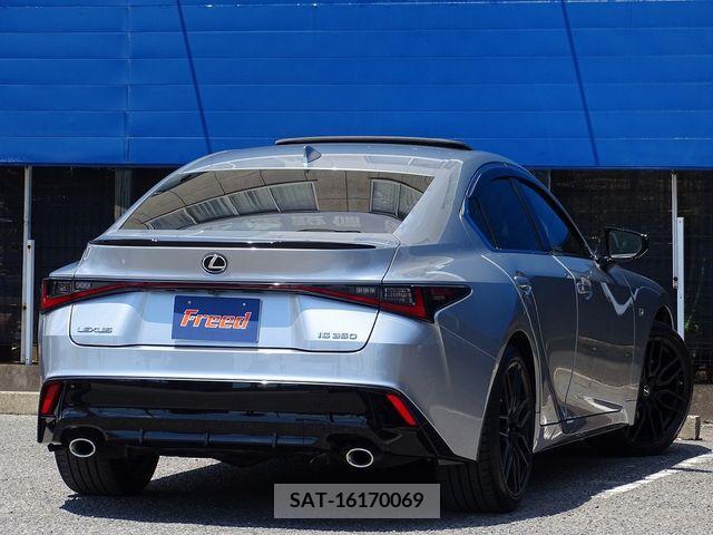 Lexus IS 2021-09 354350-10