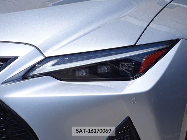 Lexus IS 2021-09 354350-13